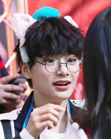 yang jeongin | stray kids